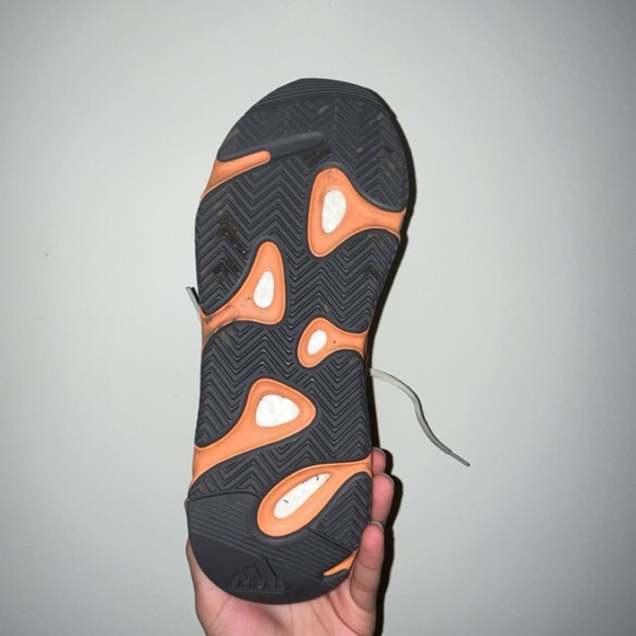 Yeezy Boost 700 ‘Enflame Amber’ - Picture 3 of 7